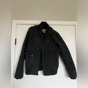 [Levi’s] black jacket, men’s medium
